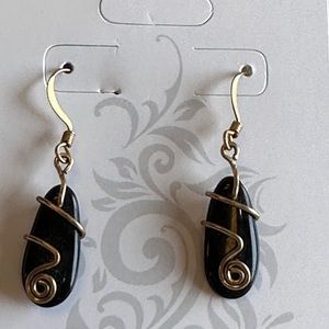 Faux onyx with wire cage hanging earrings